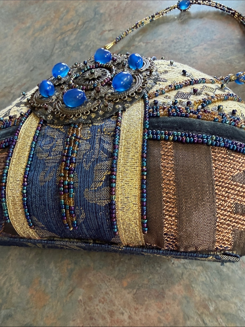 Beaded tapestry evening bag with magnetic closure. Great condition. - Picture 3 of 13